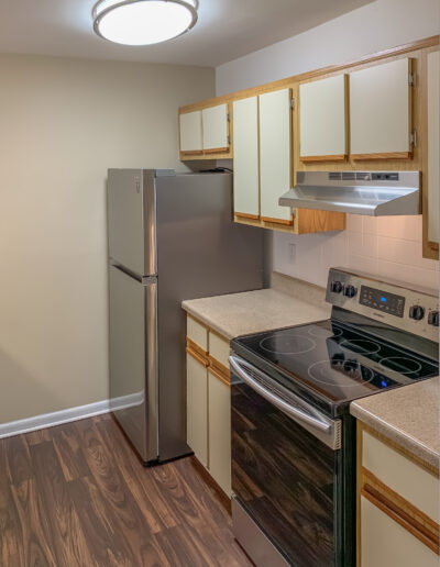 Kitchen With Full Suite of Appliances